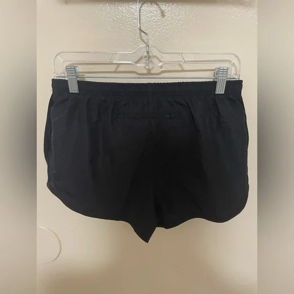 ✨Women’s Umbro Track Shorts Size M - Picture 5 of 9